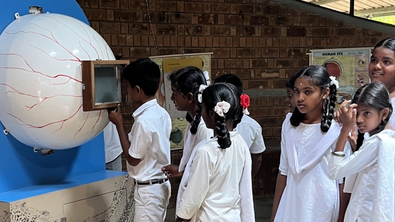 students in Agastya biodiversity lab
