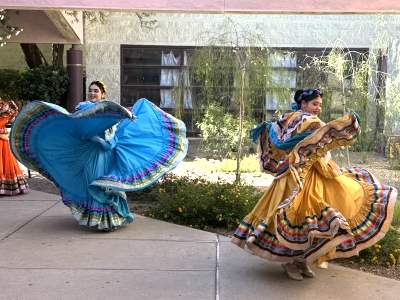 folklorico student dancers